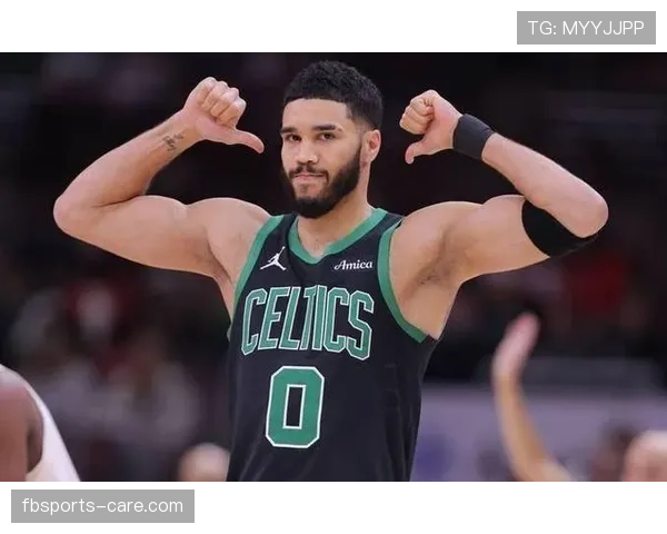 塔图姆利用挡拆拉开空间提升三分命中率，明显优于上赛季表现